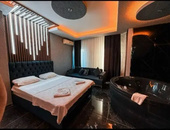 Jakuzili Standart Oda, Şehir Manzaralı, Jakuzili