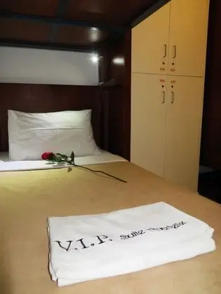 Ortak Ranzalı Oda, Karma Ranzalı Oda (1 bed in 2 Bed)