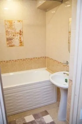 Tek Büyük Yataklı Oda, Ortak Banyo