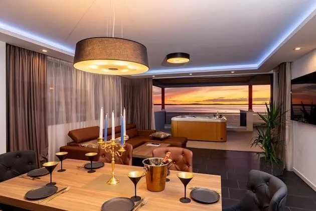 Luxury Çatı Katı Süiti (Penthouse), Deniz Manzaralı, Denize Sıfır