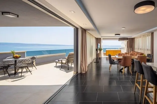 Luxury Çatı Katı Süiti (Penthouse), Deniz Manzaralı, Denize Sıfır