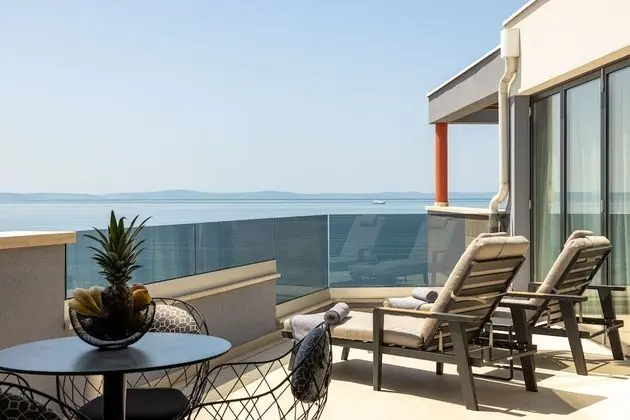 Luxury Çatı Katı Süiti (Penthouse), Deniz Manzaralı, Denize Sıfır