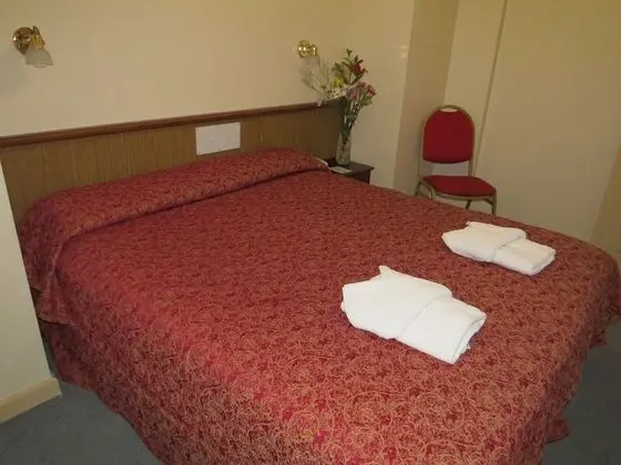 Tek Büyük veya İki Ayrı Yataklı Oda