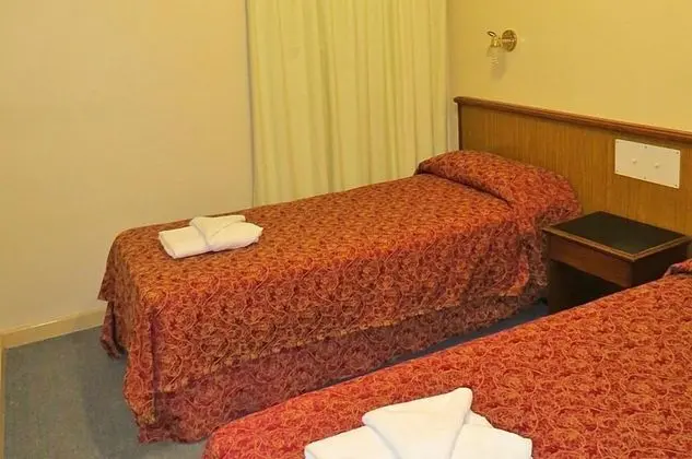 Tek Büyük veya İki Ayrı Yataklı Oda