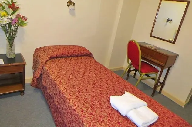 Tek Büyük veya İki Ayrı Yataklı Oda