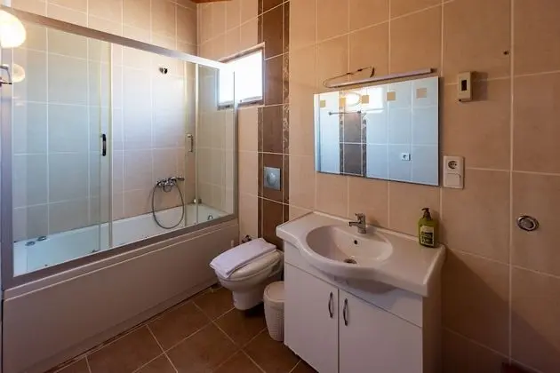 Çatı Katı Suit