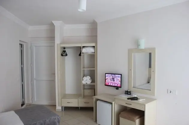 Üç Kişilik Oda