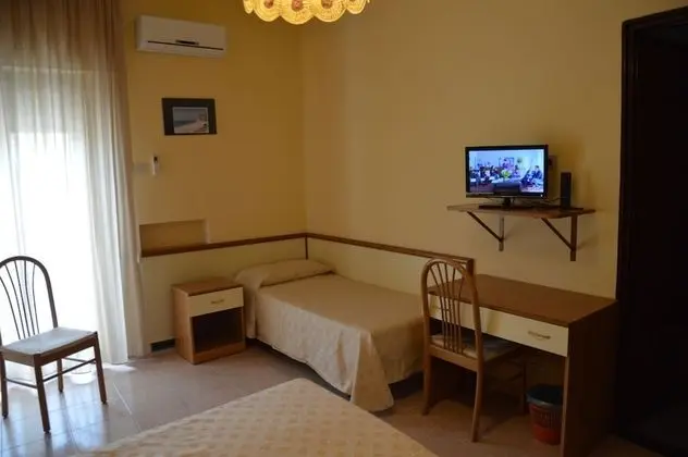 Standard Üç Kişilik Oda