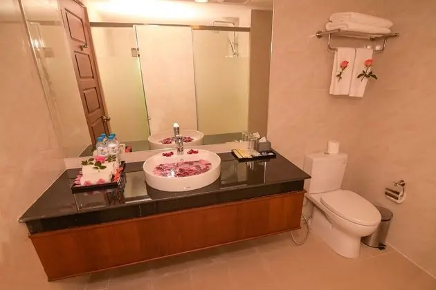 Deluxe Tek Büyük veya İki Ayrı Yataklı Oda