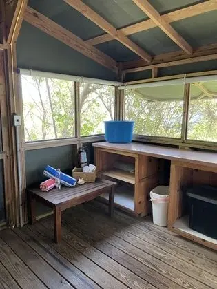 Superior Tree House (1 Queen and Double Futon) With Shared Bathroom