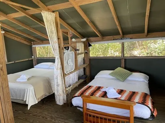 Superior Tree House (1 Queen and Double Futon) With Shared Bathroom