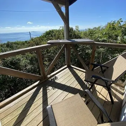 Superior Tree House (1 Queen and Double Futon) With Shared Bathroom