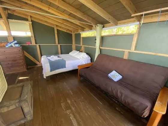 Superior Tree House (1 Queen and Double Futon) With Shared Bathroom