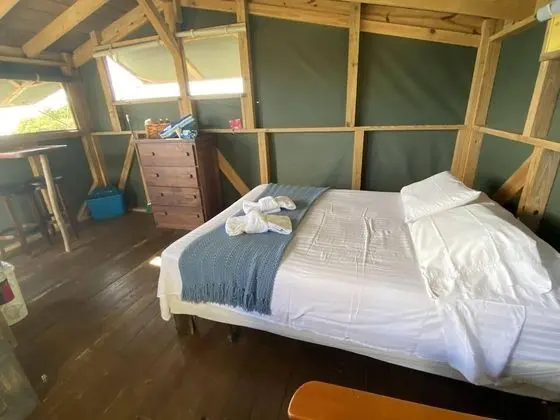 Superior Tree House (1 Queen and Double Futon) With Shared Bathroom