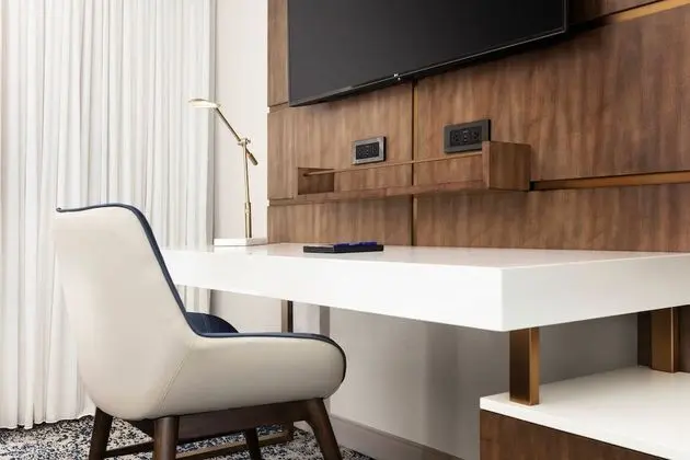 Süit, 1 En Büyük (King) Boy Yatak ve Çekyat, Balkon, Koy Manzaralı