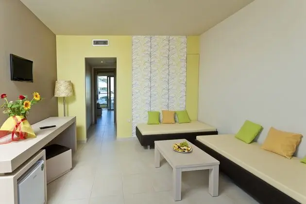 Suit With Private Pool