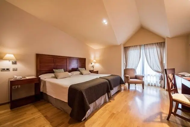 Tek Büyük veya İki Ayrı Yataklı Oda (with Cycling Package)