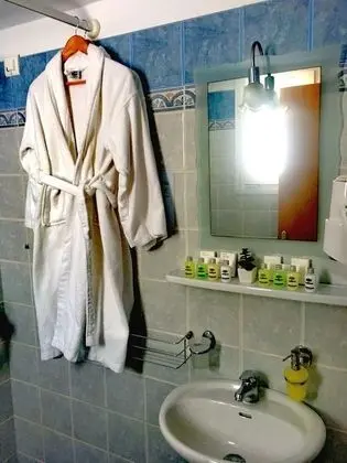 Üç Kişilik Oda