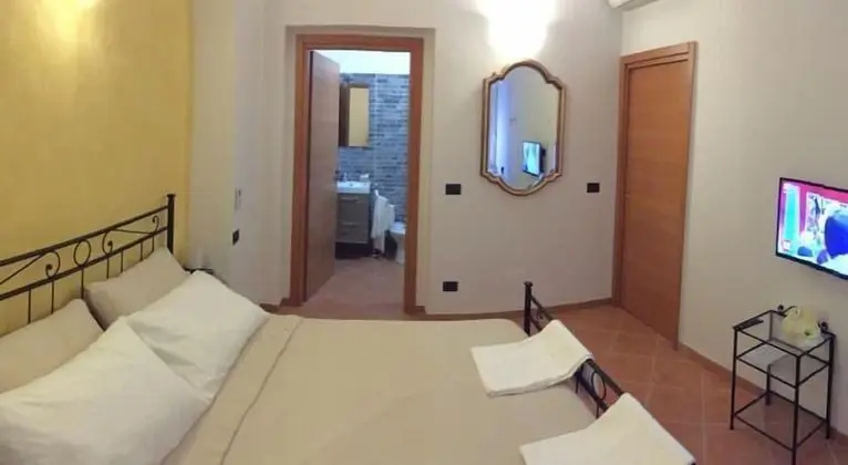 Tek Büyük Yataklı Oda (Giglio)