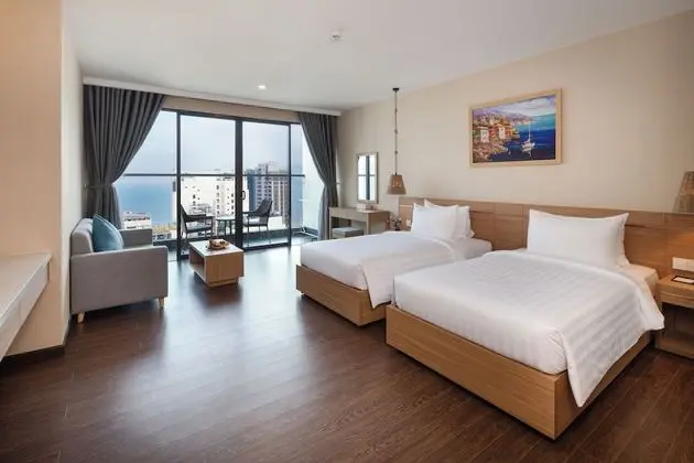 Senior Oda, Balkon, Kısmi Deniz Manzarası