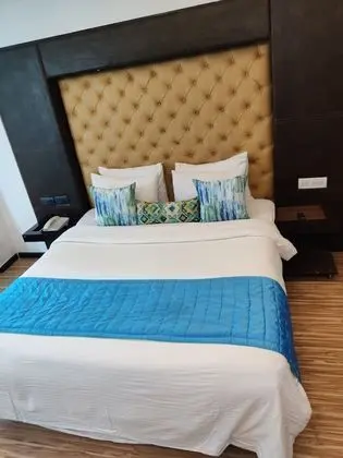 Deluxe Tek Büyük Yataklı Oda, 1 Çift Kişilik Yatak, Sigara İçilmez, Şehir Manzaralı