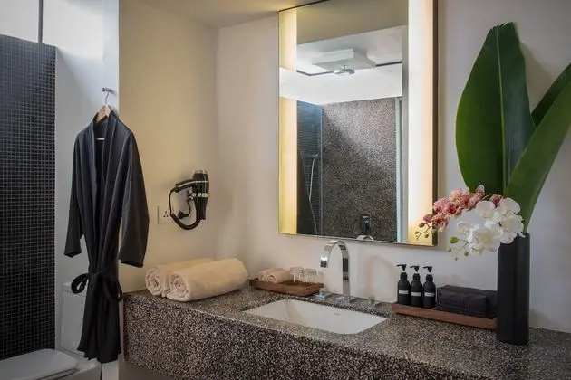 Deluxe Tek Büyük Yataklı Oda, Balkon, Şehir Manzaralı