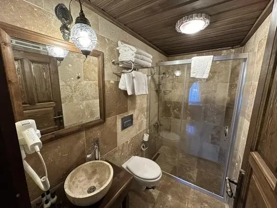 Aile Odası, Simge Yapı Manzaralı