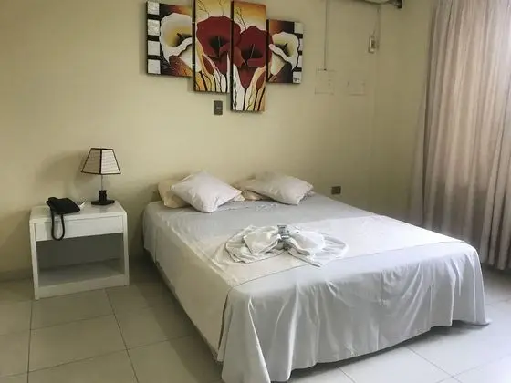 Basic Tek Büyük Yataklı Oda, 1 Büyük (Queen) Boy Yatak