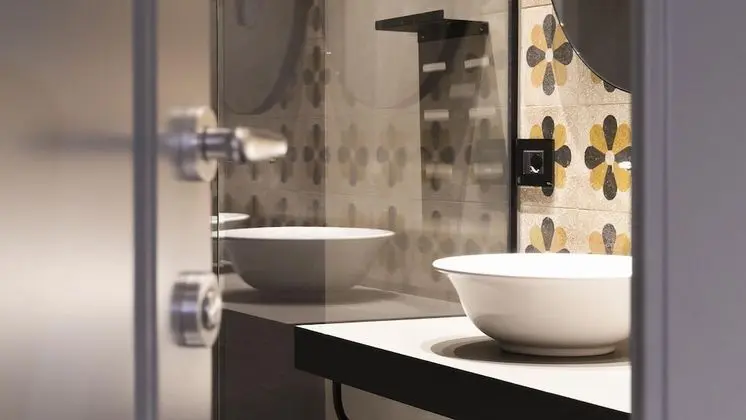 Comfort Tek Büyük veya İki Ayrı Yataklı Oda