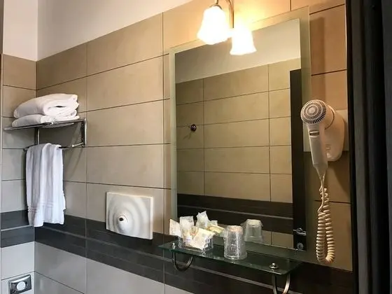 Büyük Yataklı Tek Kişilik Oda