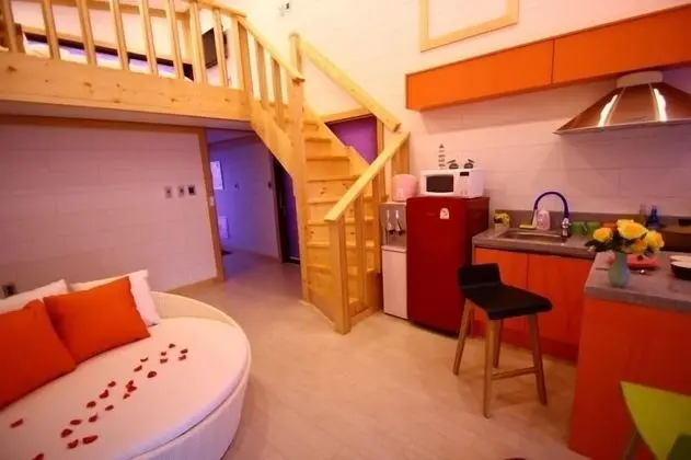 Stüdyo (Private 23)