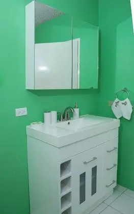 Basic Tek Büyük Yataklı Oda