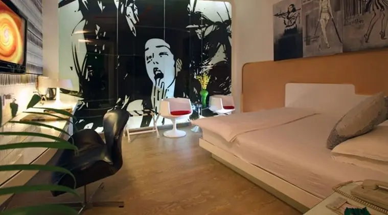 Classic Tek Büyük Yataklı Oda