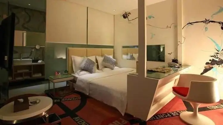 Classic Tek Büyük Yataklı Oda