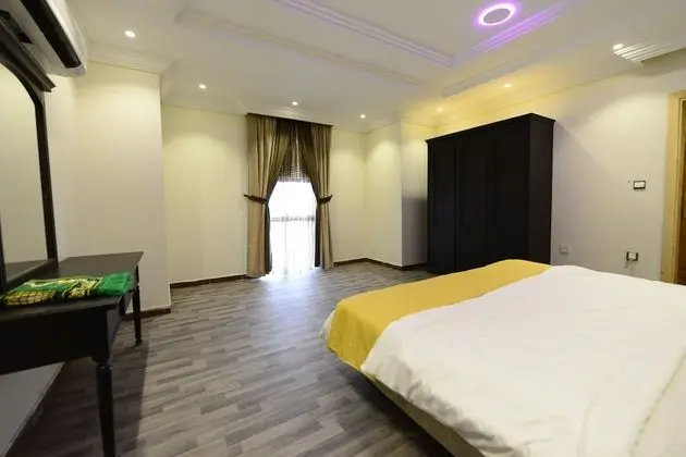 Apartment Two Bedroom With Kitchen