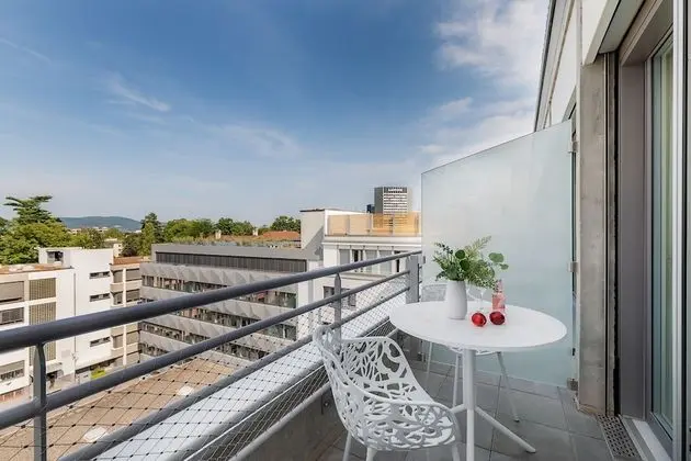 Standard Stüdyo, Balkon