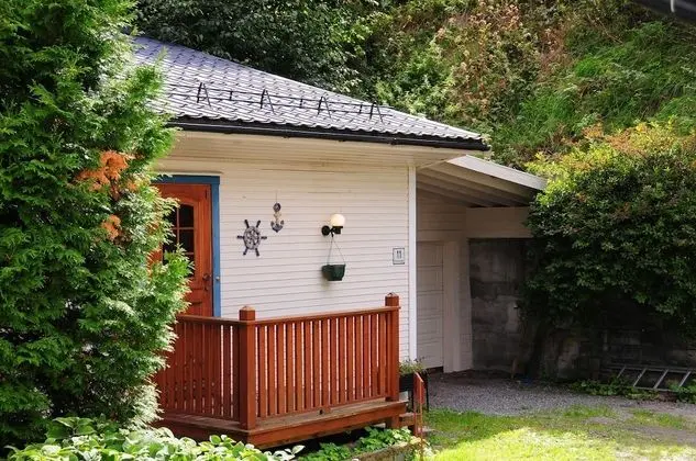 Krossen apt 1.First floor 2 bedrooms, Fjord View