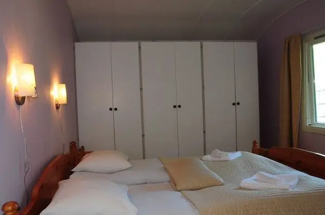 Krossen apt 1.First floor 2 bedrooms, Fjord View