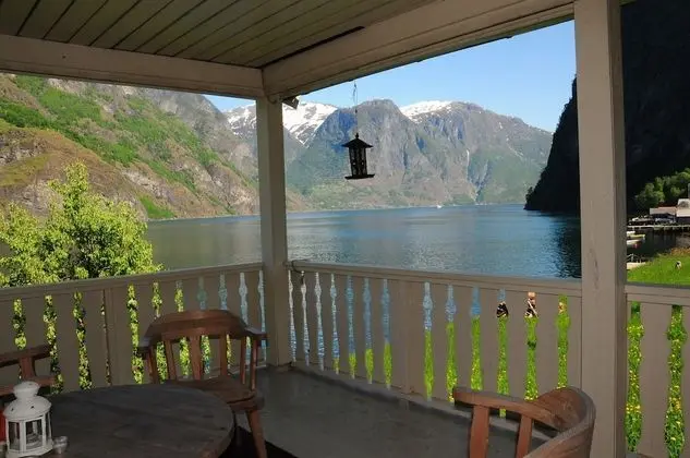 Krossen apt 1.First floor 2 bedrooms, Fjord View