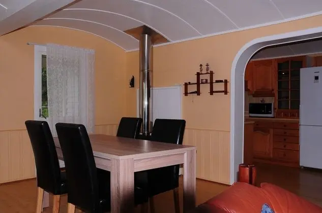 Krossen apt 1.First floor 2 bedrooms, Fjord View