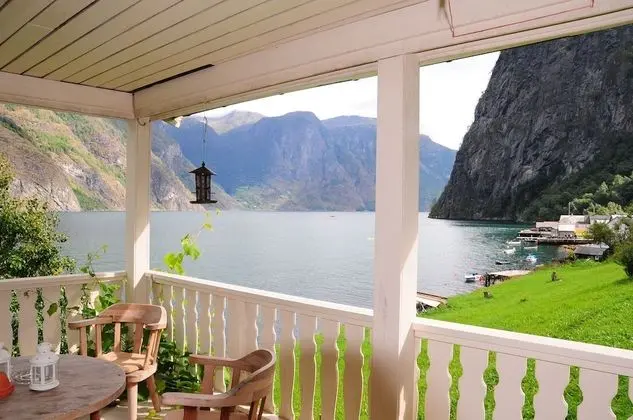Krossen apt 1.First floor 2 bedrooms, Fjord View
