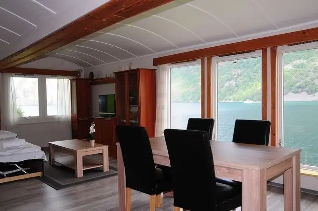 Krossen apt 3. First floor, 2 bedrooms, Fjord View
