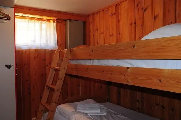 Krossen Ground floor apt, 3 bedrooms, Fjord View