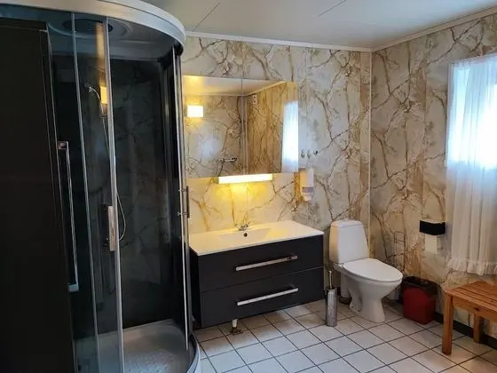 Krossen Ground floor apt, 3 bedrooms, Fjord View