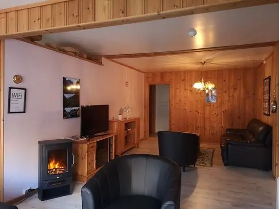 Krossen Ground floor apt, 3 bedrooms, Fjord View