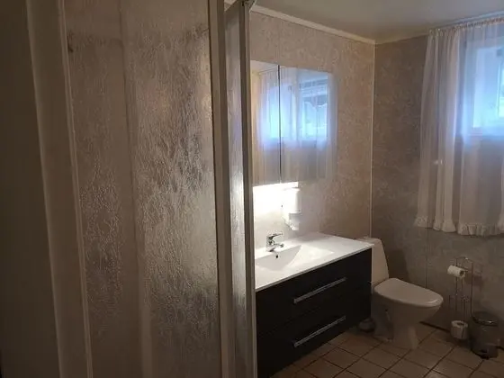 Krossen Ground floor apt, 3 bedrooms, Fjord View