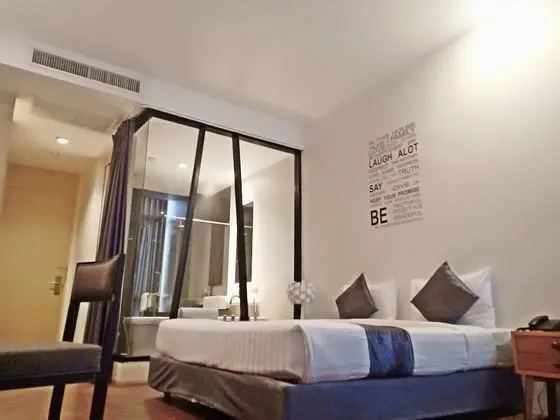 Deluxe Room (Pool View)