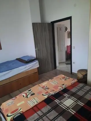 Apart Daire (Visnja - 10 meters to the sandy beach)