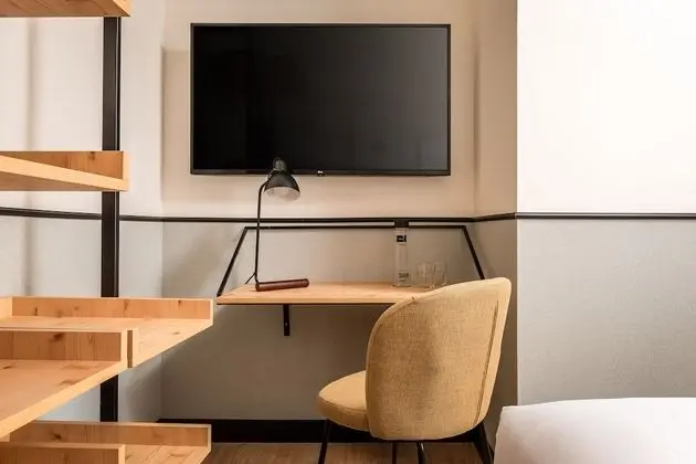 Tek Büyük Yataklı Oda (Interior)