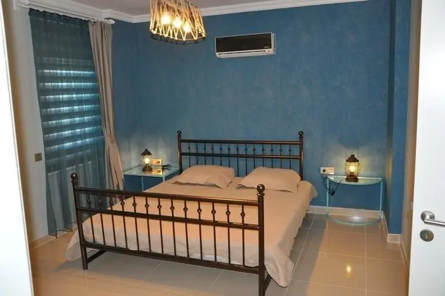 Suite, Kara veya Havuz Manzaralı
